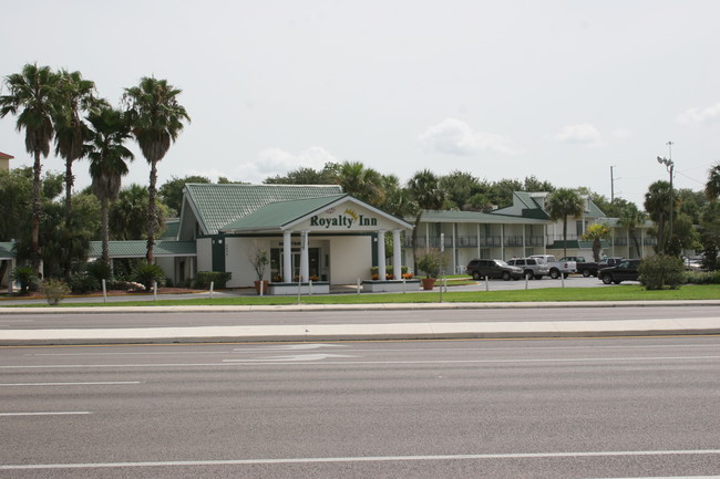 Mobile Home Lot & Land in Lakeland, FL - Foto de edificio - Building Photo