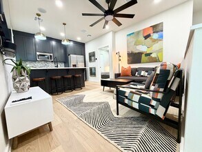 611 SW 2nd St in Bentonville, AR - Building Photo - Building Photo