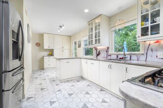 74 Boxwood Dr in Stamford, CT - Building Photo - Building Photo