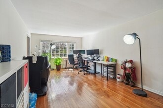 8 Mounthaven Dr in Livingston, NJ - Building Photo - Building Photo