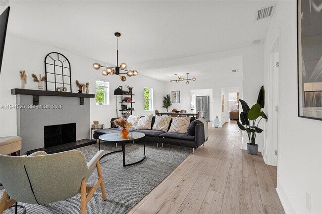 37 NW 47th St in Miami, FL - Building Photo - Building Photo