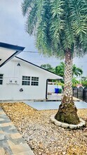 3182 SW 25th Ter in Miami, FL - Building Photo - Building Photo