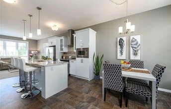 3229 Elgaard Dr in Regina, SK - Building Photo - Building Photo