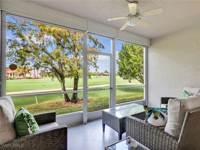 725 Saratoga Cir in Naples, FL - Foto de edificio - Building Photo