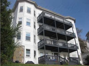 105 Grovers Ave in Winthrop, MA - Foto de edificio - Building Photo