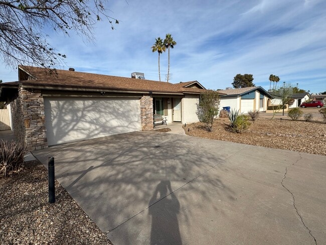 2058 E Fremont Dr in Tempe, AZ - Building Photo - Building Photo