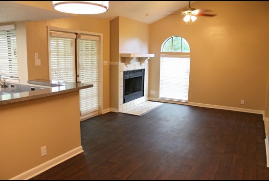 Santa Fe Condo Apartments in San Antonio, TX - Foto de edificio - Building Photo