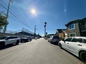 2731 Chestnut St in Oakland, CA - Foto de edificio - Building Photo