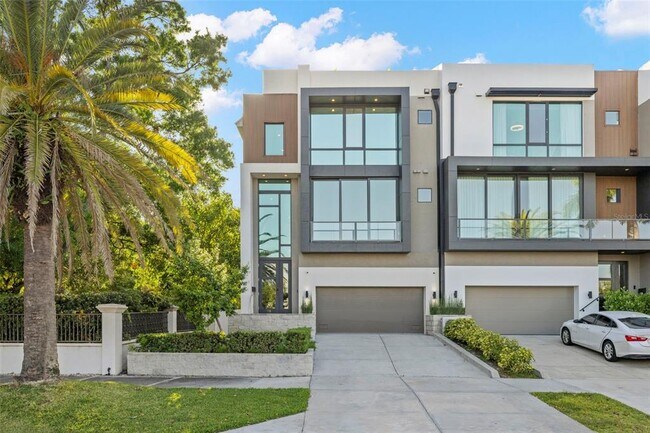 98 W Davis Blvd in Tampa, FL - Building Photo - Building Photo