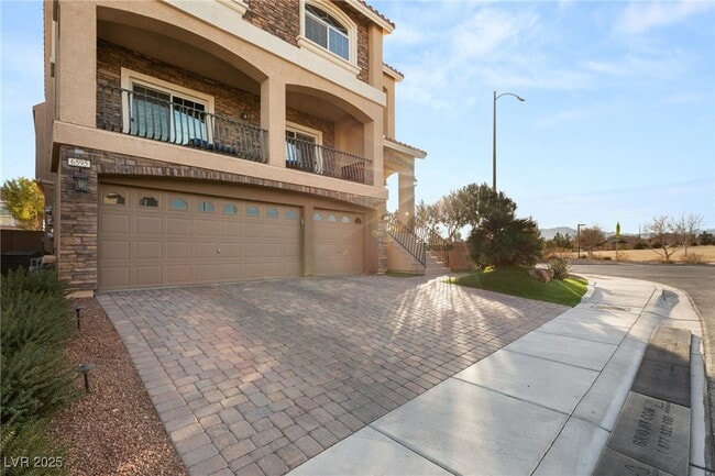 property at 6595 Creekside Cellars Ct