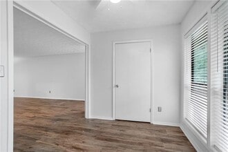 1006 Dunbar Dr in Dunwoody, GA - Building Photo - Building Photo