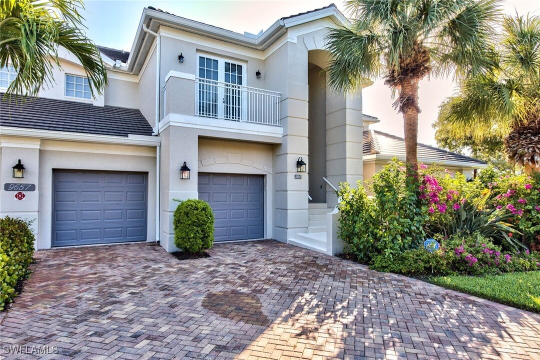 9657 Cypress Hammock Cir in Bonita Springs, FL - Building Photo