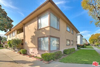 3701 Coliseum St in Los Angeles, CA - Building Photo - Building Photo