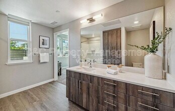 2400 Adeline St in Oakland, CA - Building Photo - Building Photo