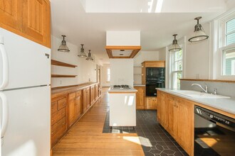 124 Lexington Ave, Unit B in Cambridge, MA - Building Photo - Building Photo