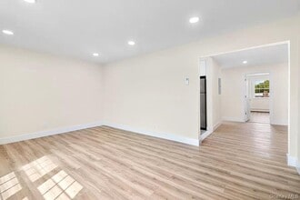 20-44-44 23rd St in Queens, NY - Building Photo - Building Photo