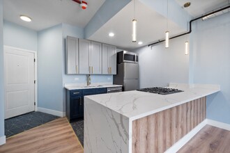 9909 W Roosevelt Rd, Unit Unit 1 in Westchester, IL - Building Photo - Building Photo