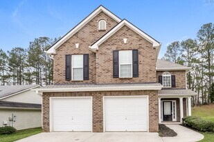208 Arbor Creek Dr in Dallas, GA - Building Photo