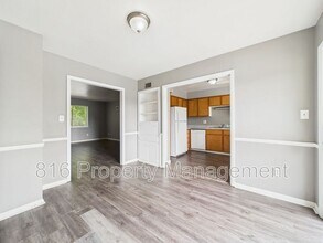 8038 Campbell St in Kansas City, MO - Building Photo - Building Photo