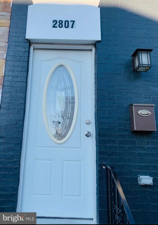 2807 Miles Ave in Baltimore, MD - Foto de edificio