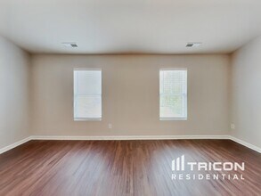 264 Farrington Dr in Clayton, NC - Foto de edificio - Building Photo