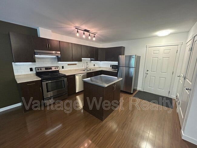 property at 1483-1483 Glenmore Rd N