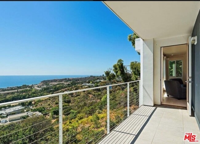 23838 Harbor Vista Dr in Malibu, CA - Building Photo - Building Photo