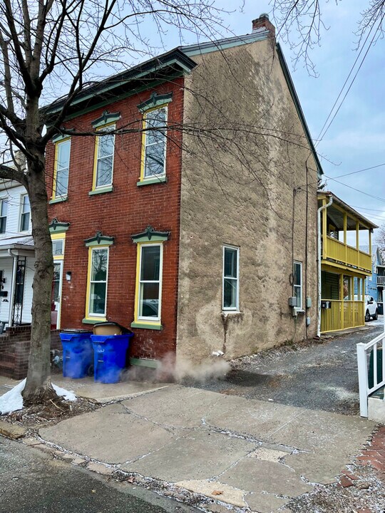 151 Chestnut St in Pottstown, PA - Foto de edificio