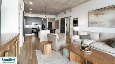 221 Main St N, Unit 1117 in St. Petersburg, FL - Foto de edificio - Building Photo