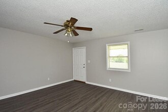 166 Glen-Gar Dr in Lincolnton, NC - Building Photo - Building Photo