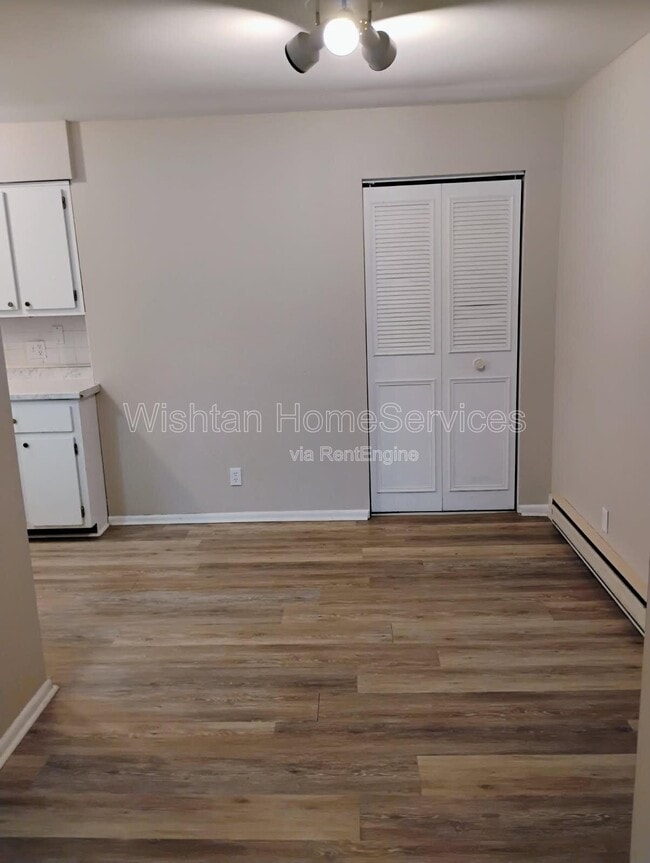 218 Charleston Blvd in Macomb, IL - Building Photo - Building Photo