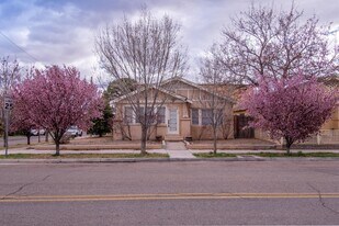 902 Marquette Ave NW in Albuquerque, NM - Building Photo