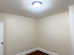 285 Bronx Ave, Unit 2 in Bridgeport, CT - Foto de edificio - Building Photo