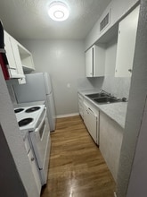 5220 Weber Rd in Corpus Christi, TX - Building Photo - Building Photo