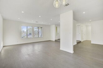 312 N Alamo Dr in Vacaville, CA - Building Photo - Building Photo