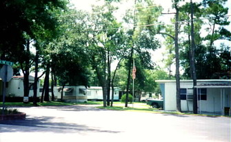 Pine Isle Mobile Villa Apartments