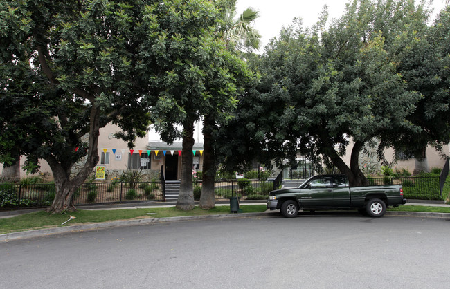 Coco Palms Apartments in Riverside, CA - Foto de edificio - Building Photo