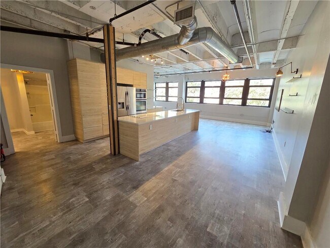 878 Peachtree St NE in Atlanta, GA - Building Photo - Building Photo