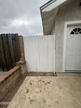 2042 Arcane St in Simi Valley, CA - Foto de edificio - Building Photo