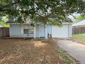 2209 Dickens Dr in Killeen, TX - Building Photo
