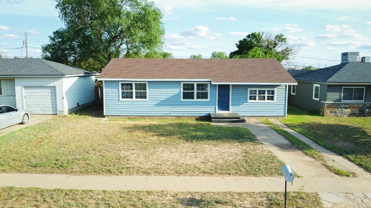 312 36th St in Snyder, TX - Building Photo