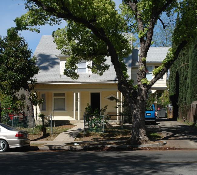 Los Robles Towers in Pasadena, CA - Building Photo - Building Photo