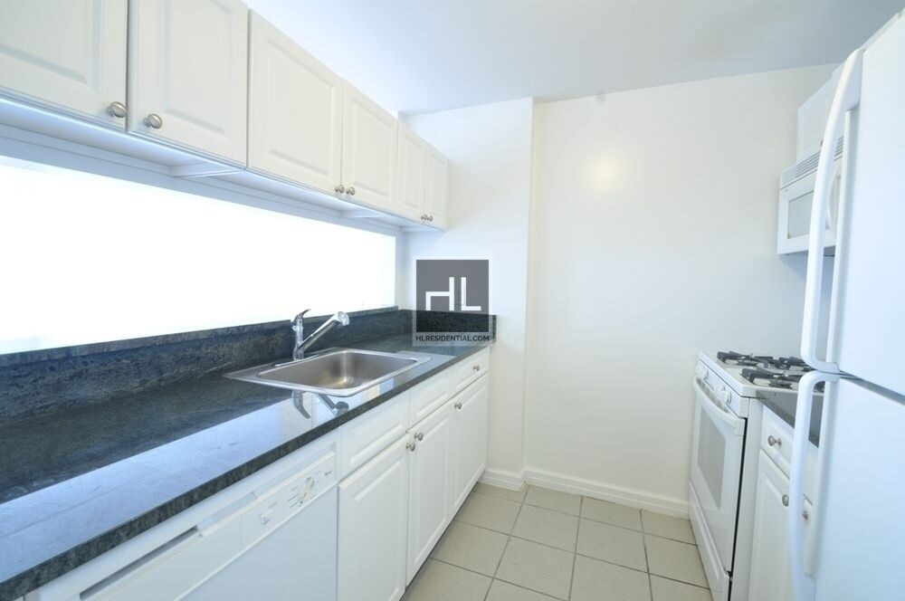 520 W 48th St-Unit -5G in New York, NY - Foto de edificio