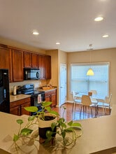 705 Keystone Park Dr in Morrisville, NC - Foto de edificio - Building Photo