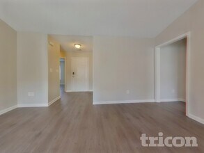 111 Parsons Mill Ln in Columbia, SC - Foto de edificio - Building Photo