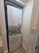 10023 Winding Lake Rd, Unit 104 in Sunrise, FL - Foto de edificio - Building Photo