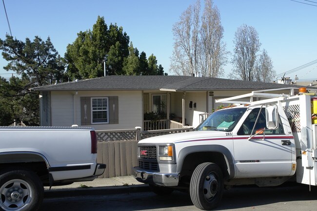 16049 Carolyn St in San Leandro, CA - Building Photo - Building Photo