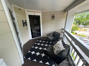 17919 Kings Point Dr in Cornelius, NC - Building Photo - Building Photo