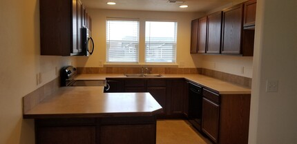 1404 E Xrd Dr in Moses Lake, WA - Building Photo - Building Photo