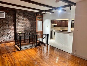 30 W 9th St in Bayonne, NJ - Building Photo - Building Photo